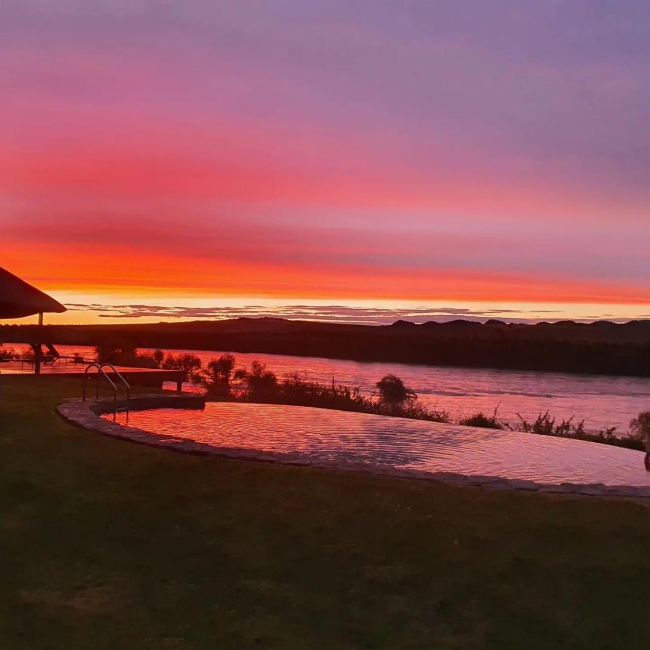 Tzamenkomst River Lodge Colesberg Eksteriør billede